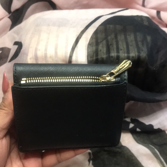 Michael Kors Black bifold wallet - Picture 5 of 12